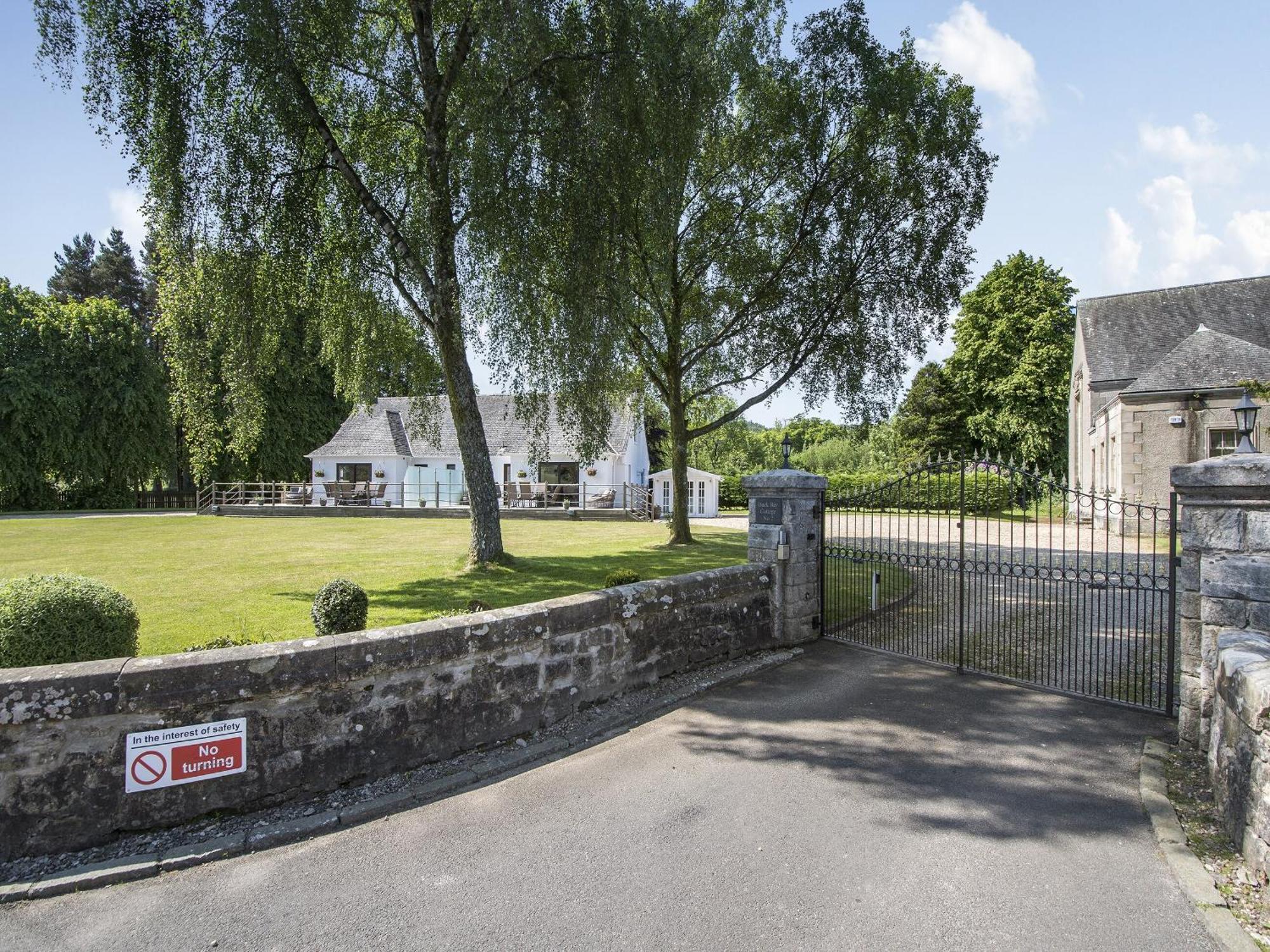 Duck Bay Cottage 2 - Uk43935 Balloch Exterior photo